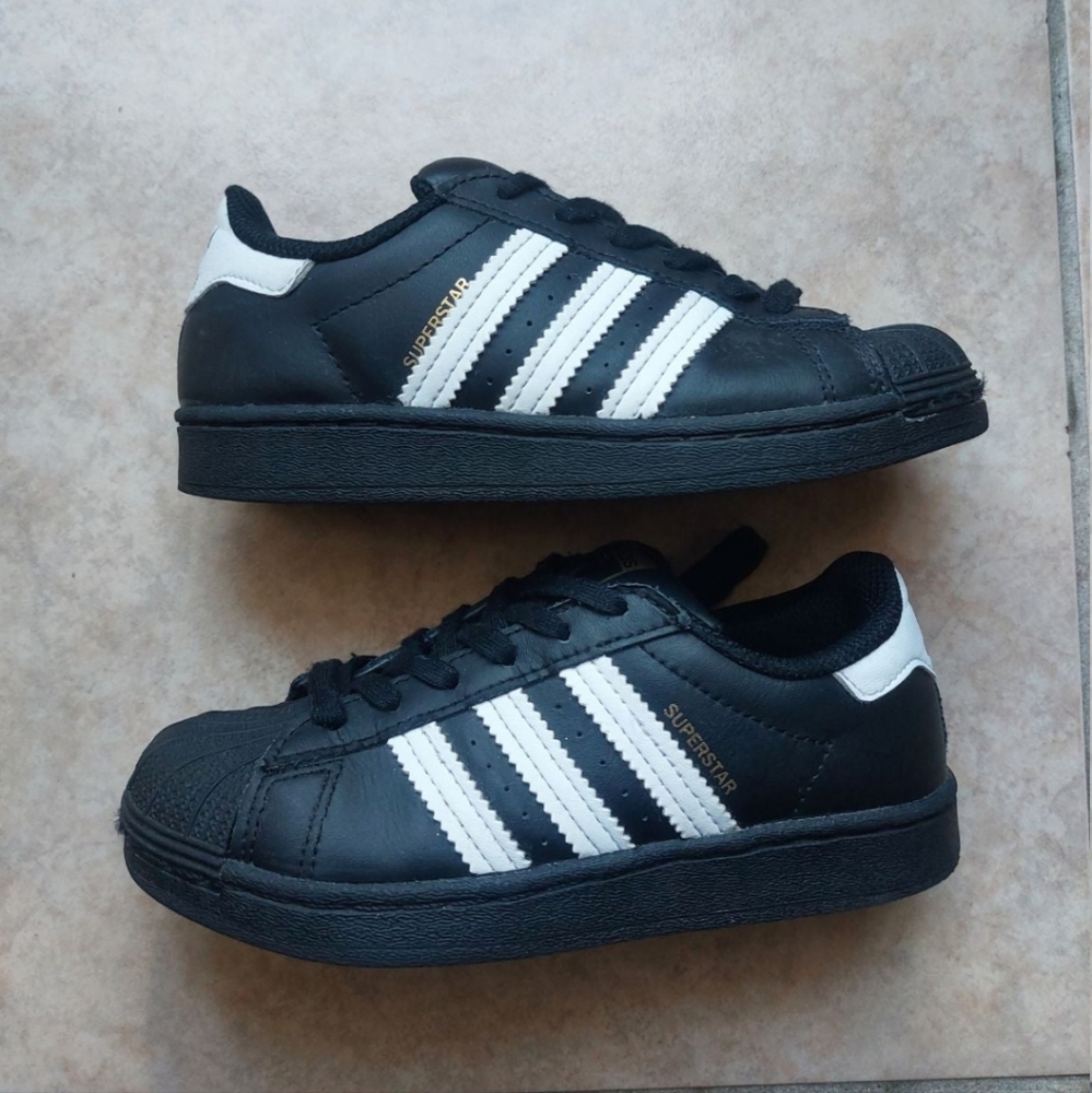 Adidas superstar classic kid size 13 black